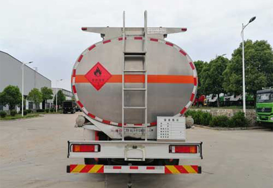 東風(fēng)天龍前四后八鋁合金油罐車(chē)國(guó)六