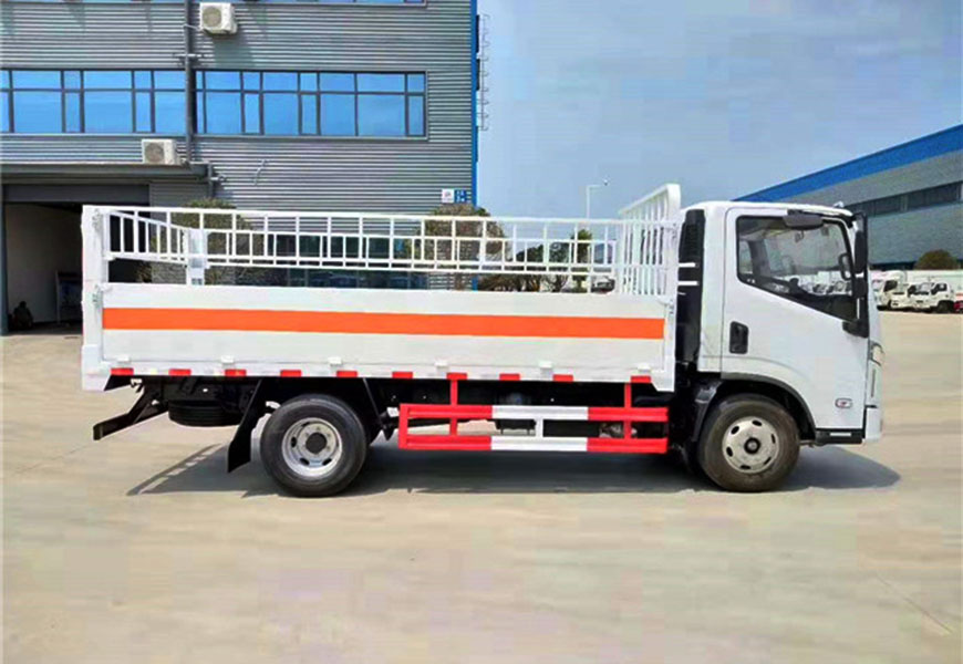 躍進(jìn)超越氣瓶運(yùn)輸車(chē)