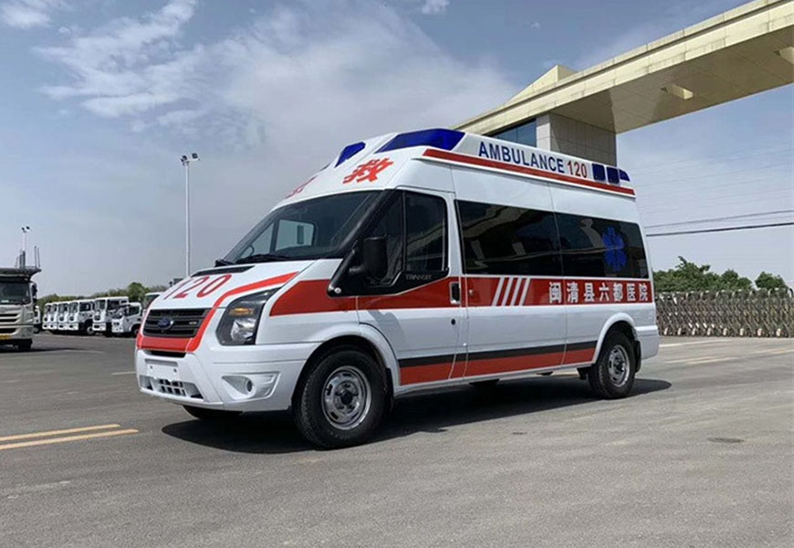 國六福特V348長(zhǎng)軸高福星頂救護(hù)車