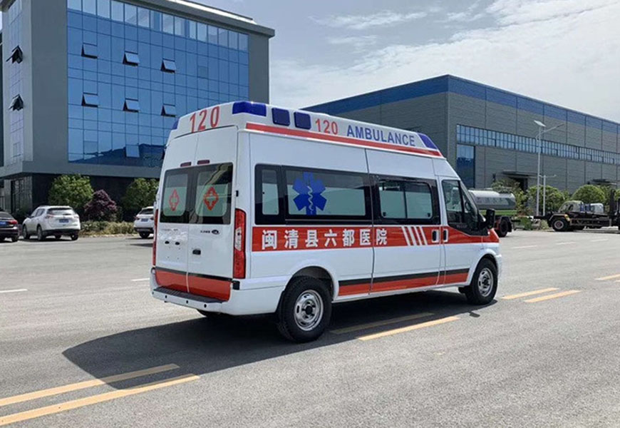 國六福特V348長(zhǎng)軸高福星頂救護(hù)車