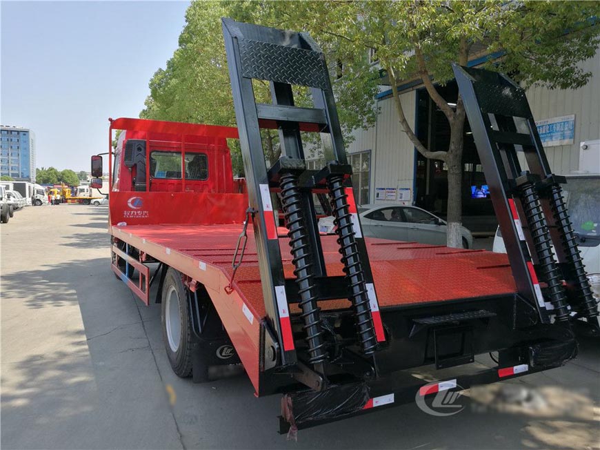 解放龍V平板運(yùn)輸車(chē)